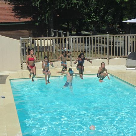 Camping Les Etoiles Saint-Sornin-Lavolps المظهر الخارجي الصورة