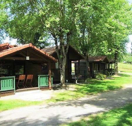Camping Les Etoiles Saint-Sornin-Lavolps المظهر الخارجي الصورة