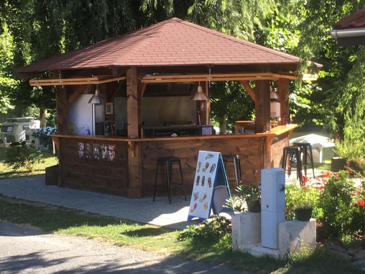 Camping Les Etoiles Saint-Sornin-Lavolps المظهر الخارجي الصورة