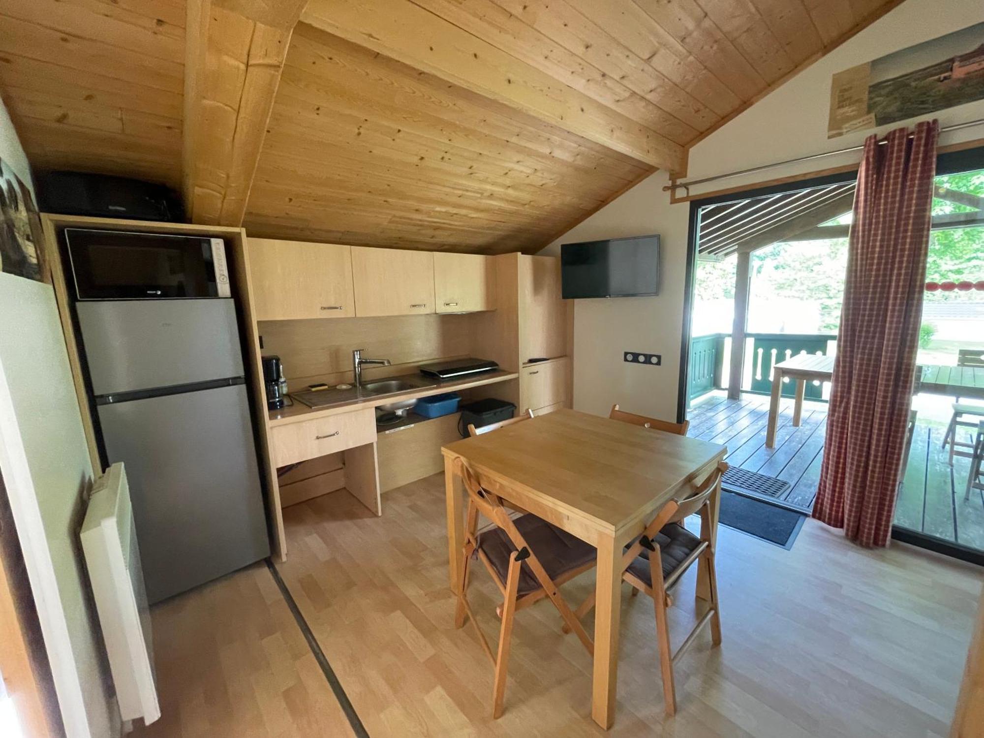 Camping Les Etoiles Saint-Sornin-Lavolps المظهر الخارجي الصورة
