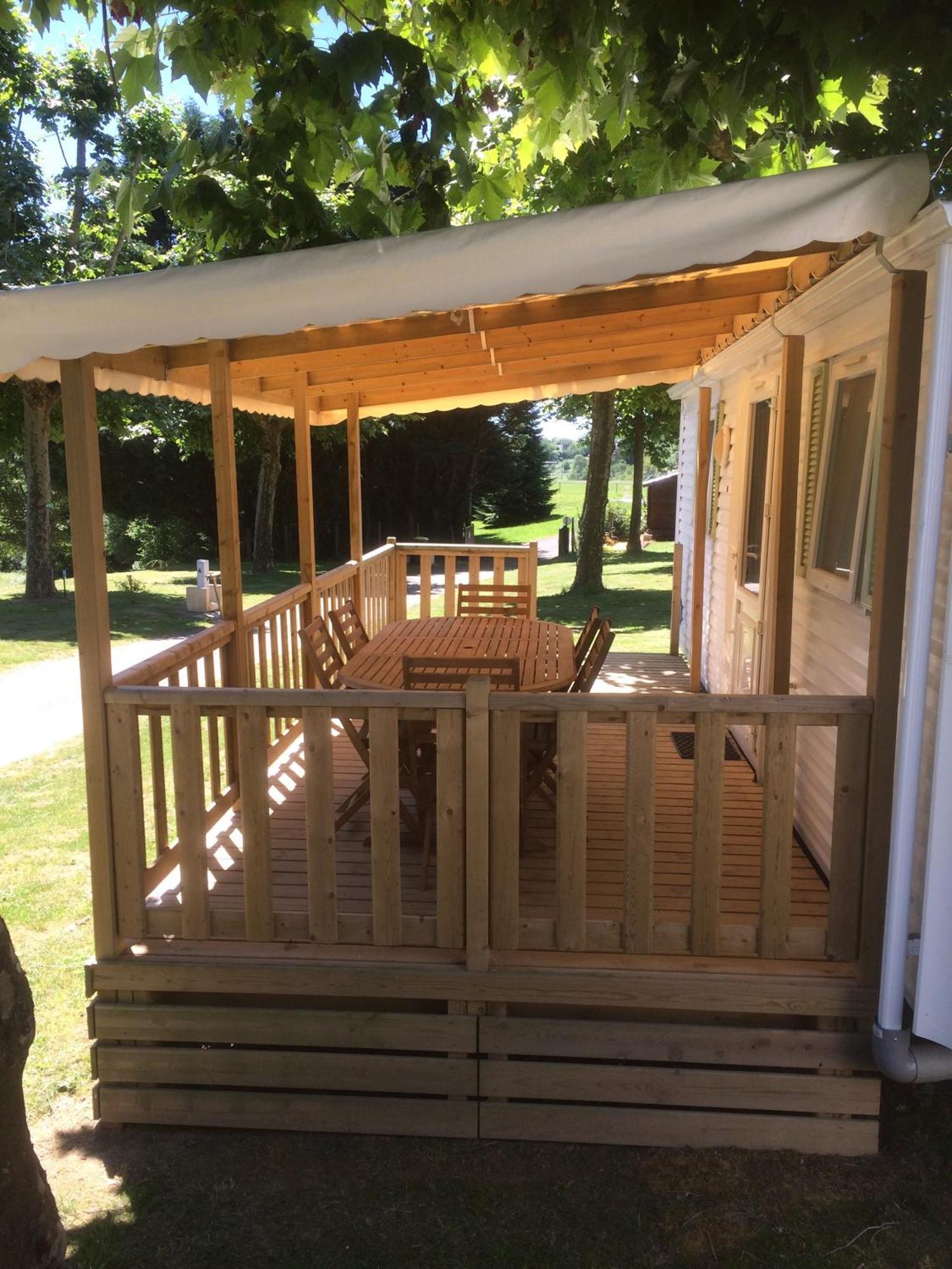 Camping Les Etoiles Saint-Sornin-Lavolps المظهر الخارجي الصورة