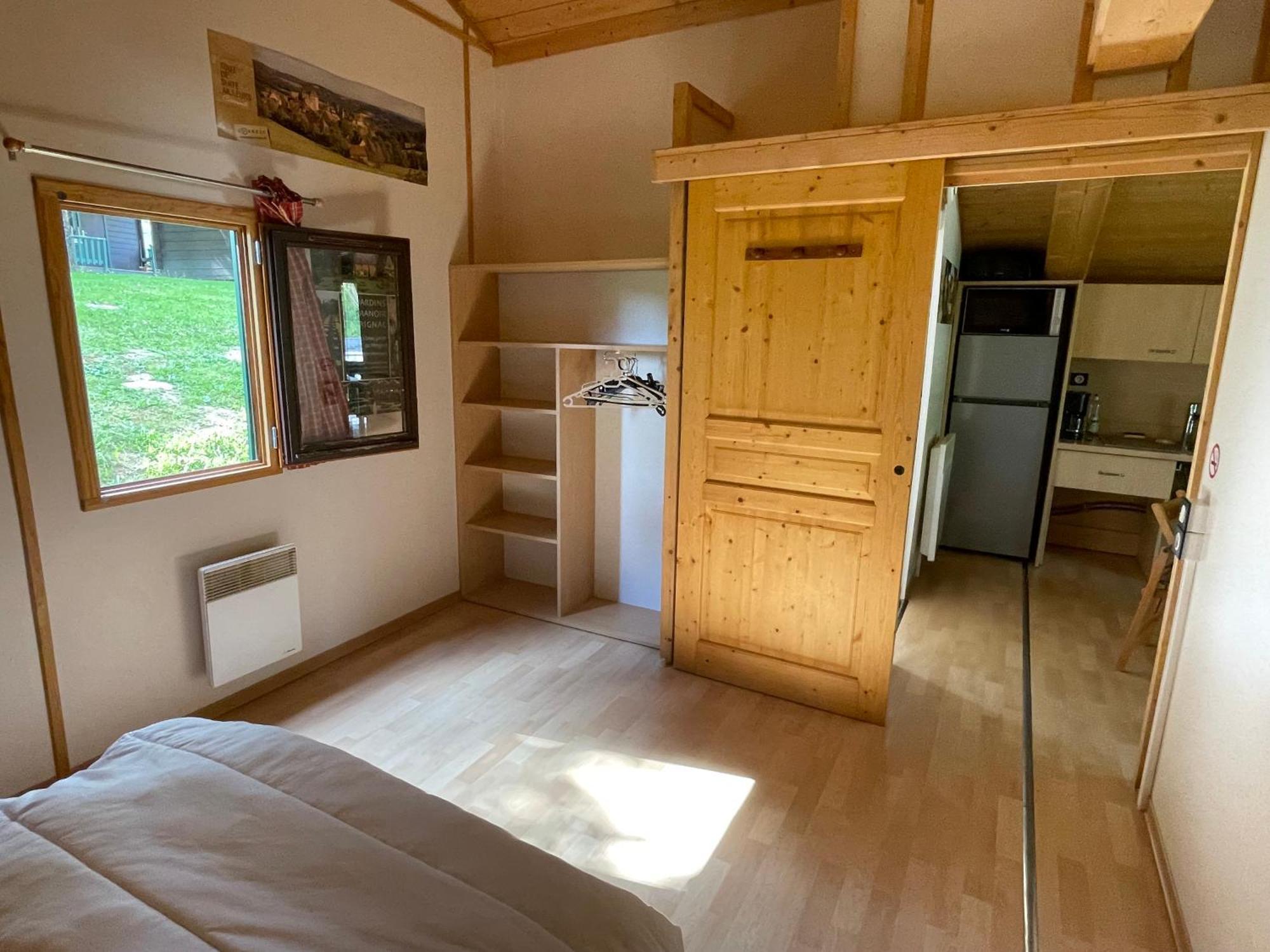 Camping Les Etoiles Saint-Sornin-Lavolps المظهر الخارجي الصورة