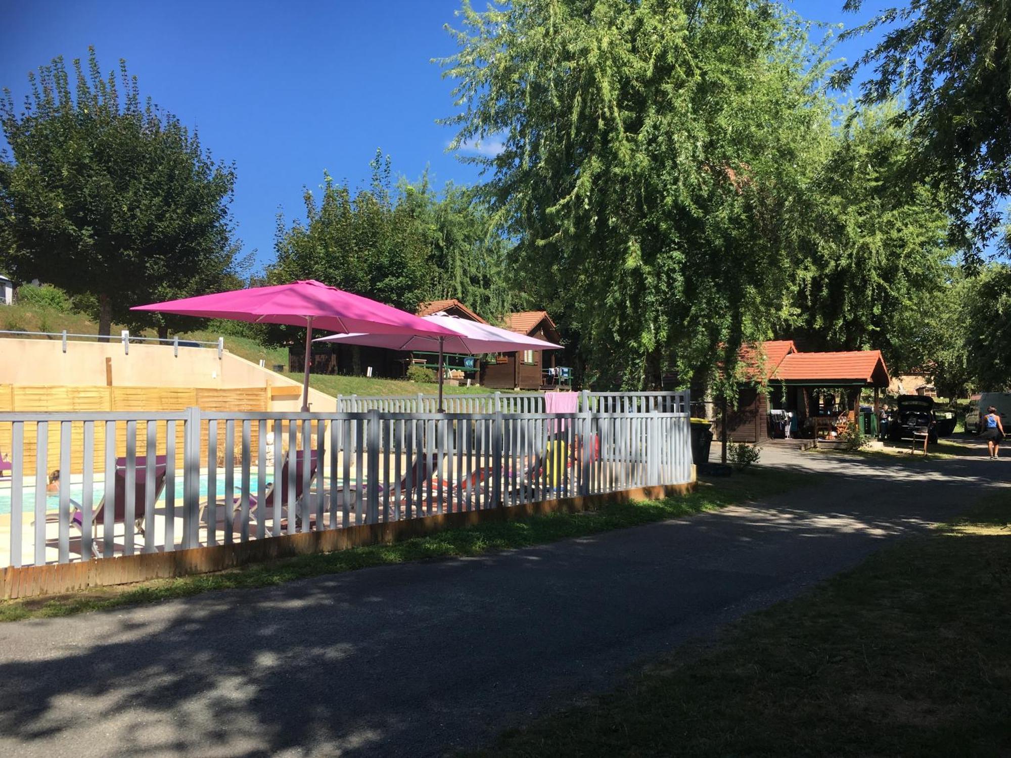 Camping Les Etoiles Saint-Sornin-Lavolps المظهر الخارجي الصورة