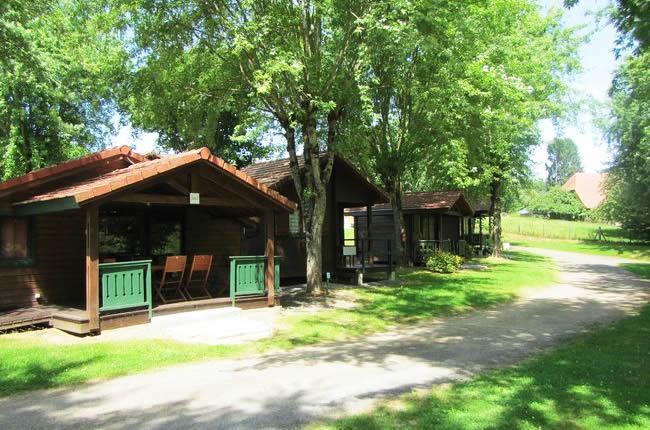 Camping Les Etoiles Saint-Sornin-Lavolps المظهر الخارجي الصورة